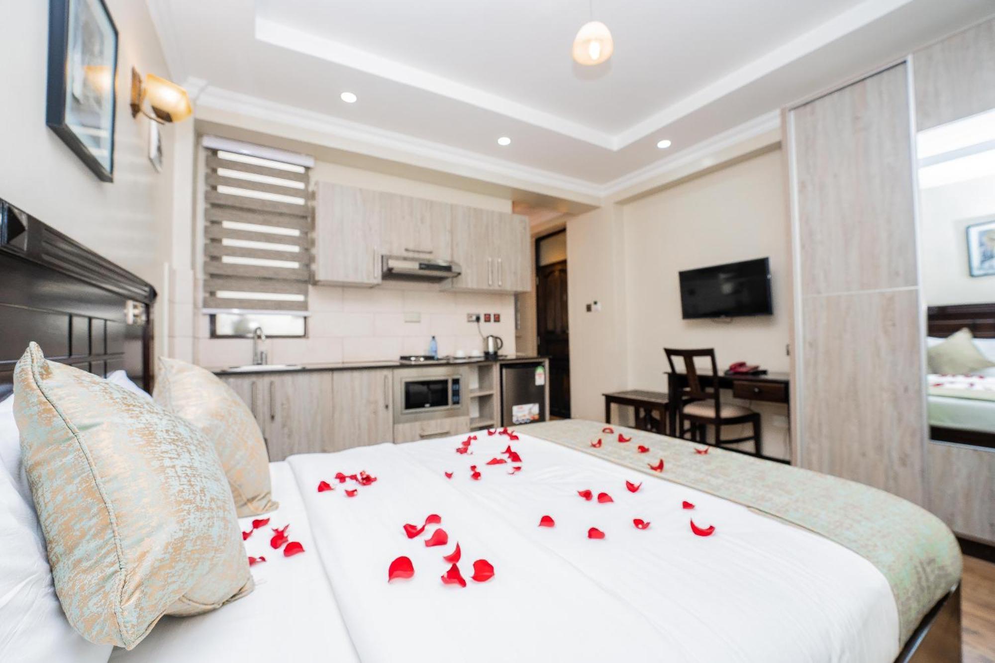 Hemak Suites Hotel Nairobi Bagian luar foto