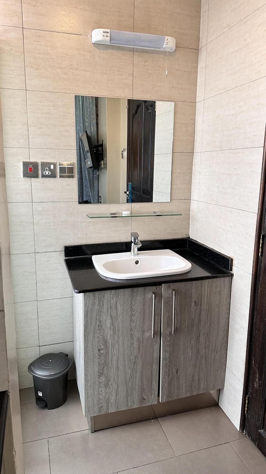 Hemak Suites Hotel Nairobi Bagian luar foto